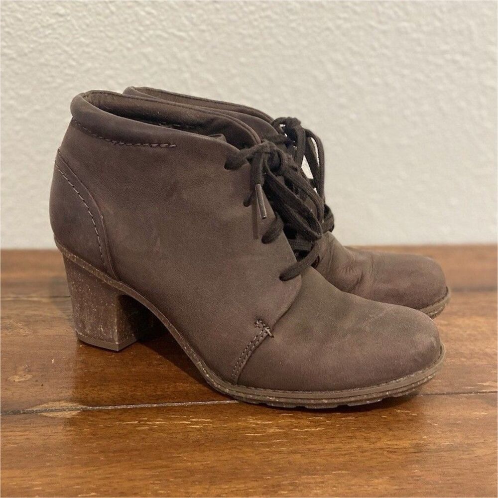 Clarks Brown Suede Lace-Up Ankle Bootie Women's US 7.5 UK 5 EU 38 Boots - Picture 1 of 11